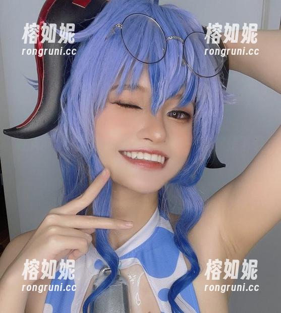 在Azami的校园里漫游：每一张都是下载的秘密！