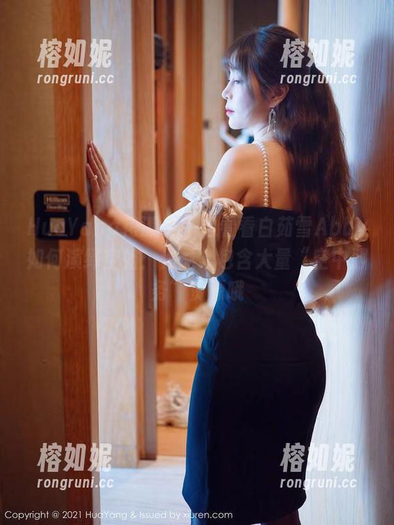 HuaYang花漾 - 一起看看白茹雪Abby如何演绎空姐：作品集包含大量“空中服务”资源哦
