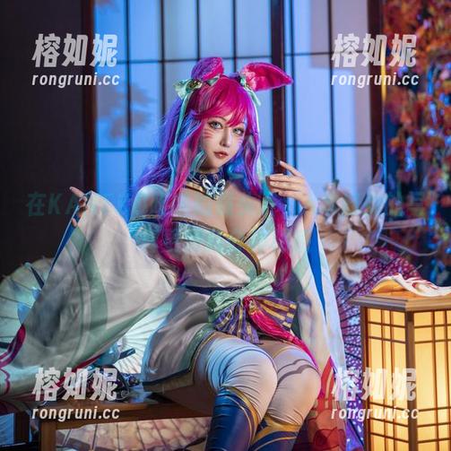 在KANEKO咔喵的镜头下，A本修女的写真更添几分神秘感