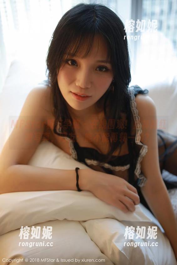 MFStar模范学院 - 在线围观！董林越红裙写真，网友：能不能再转一转？