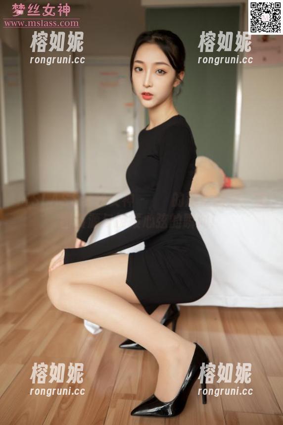 MSLASS梦丝女神 - 玥玥的泳池派对：美图资源与撩拨心弦的瞬间！