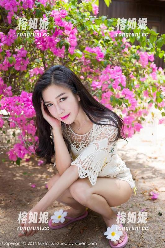 MiStar魅妍社 - 丽Yovi的户外写真，玩命扮酷却掉进泥坑，成为了一部脑洞大开的作品！
