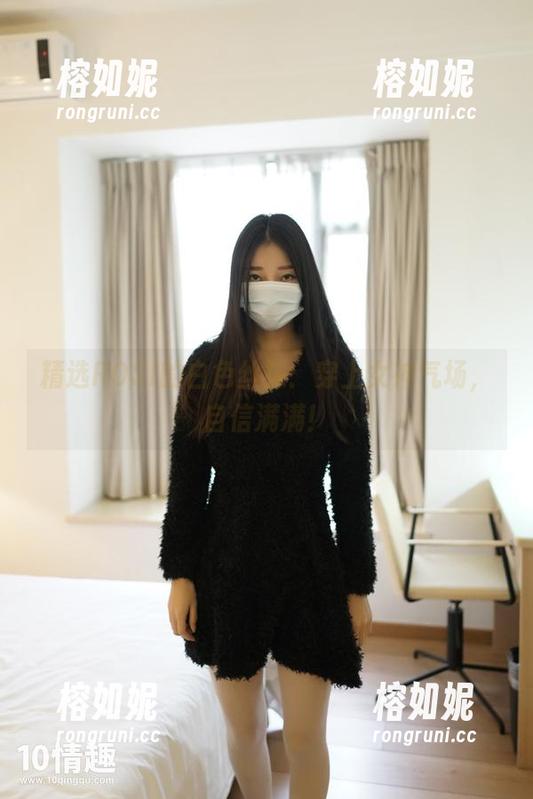 精选ROSI的白色丝袜：穿上女神气场，自信满满！