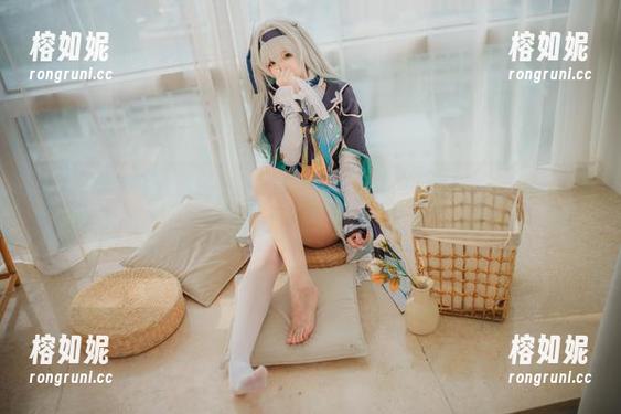 Seele麦麦更新流萤纯白物语，难道这就是传说中的无暇圣女吗？