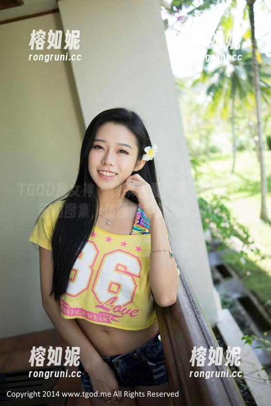 TGOD推女神 - 快来看看！谭晓彤的最新旅拍图集，仿佛能闻到海风的味道