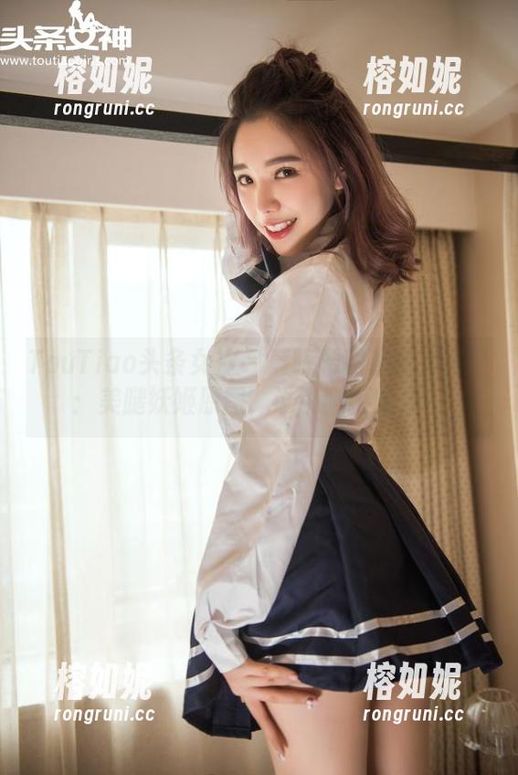 TouTiao头条女神 - 莫晓希的私房大冒险：美腿妖姬原图，谁说腿不能撩？