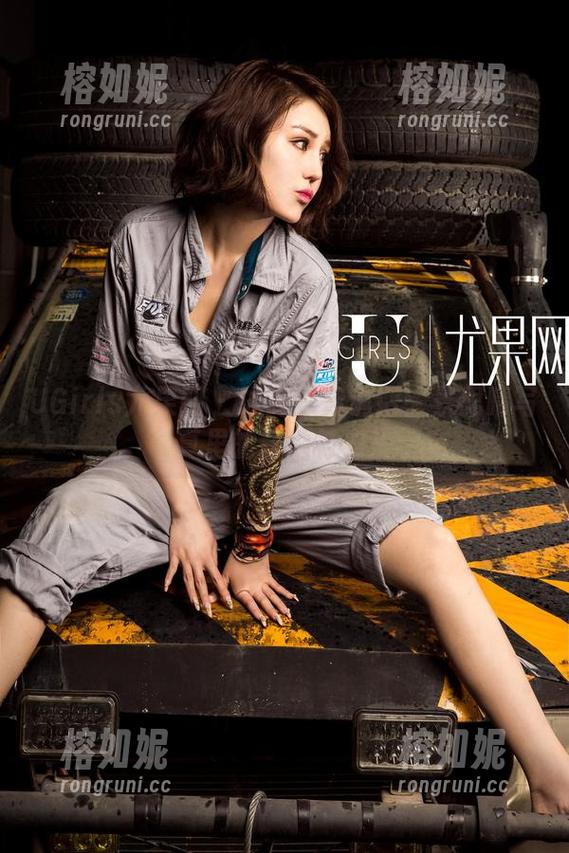 UGirls尤果网 - 让高跟鞋说话：景思晴写真里的轻盈与力量