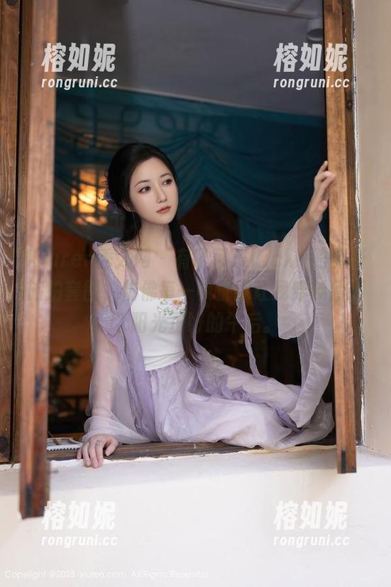 Xiuren秀人网 - 有了可乐Vicky的免费旅拍套图，仿佛每一帧都能让我穿越到那个阳光正好的午后。