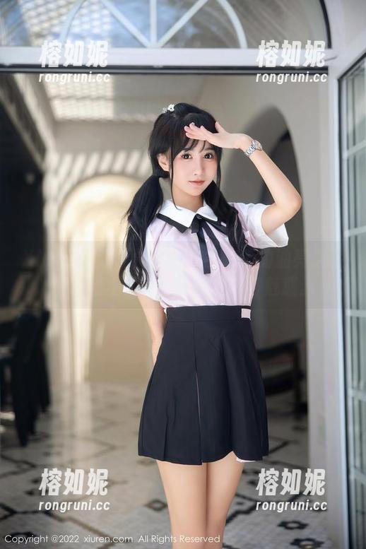 Xiuren秀人网 - 呆呆的瑞BB的油亮之旅：套图里藏着光影的魔力与魅惑。
