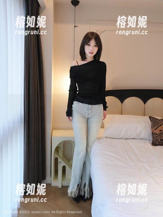 Xiuren秀人网 - 周周不吃香菜泳装写真全套——比海水还要清凉的夏日冒险！