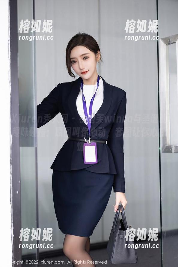 Xiuren秀人网 - 小泡芙winna与圣诞的趣味碰撞：原图叫你心动，套图让你心甘情愿！