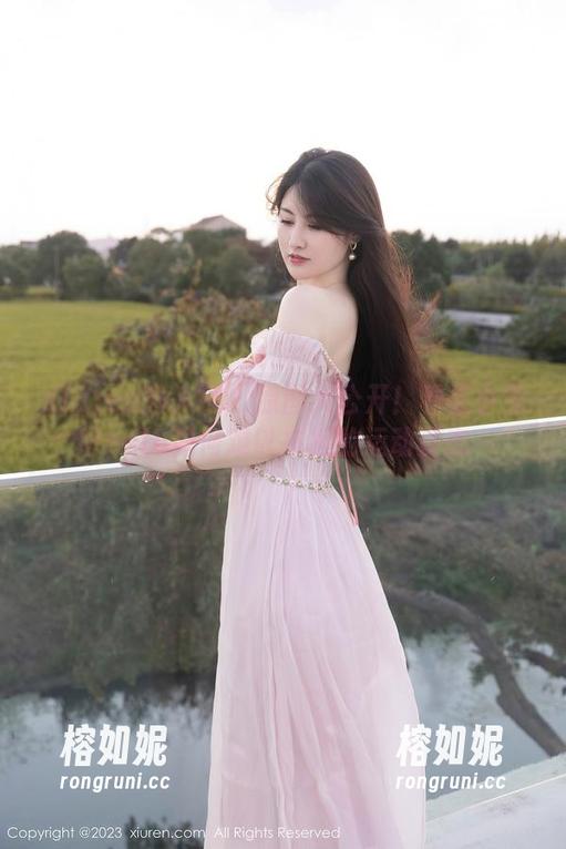 Xiuren秀人网 - 原图大公开！看星小兔Meetu如何难以抗拒的运动姿态↓