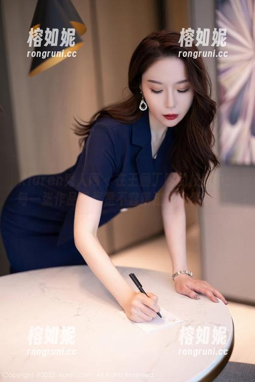 Xiuren秀人网 - 在王俪丁呀的校园中：每一张作品集都是不容错过的宝贵资源。
