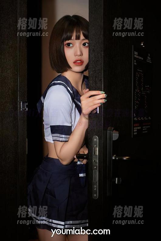 YouMi尤蜜荟 - 尹菲的迷离夜在线合集：有点晕，但绝对精彩！