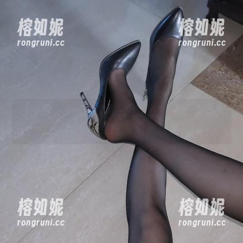 微密圈 - YuYu超甜丫的朋友圈：无圣光与原图交织的柔和瞬间