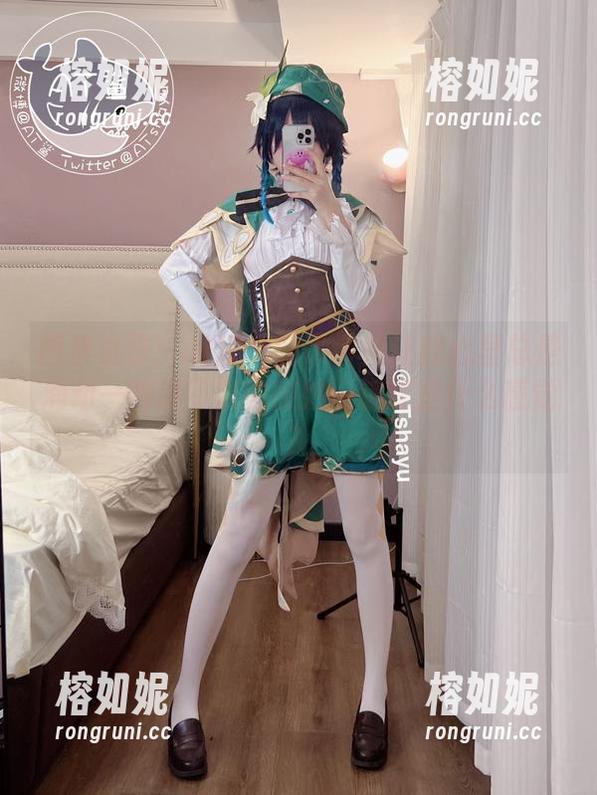 图集资源：at鲨鱼的吊带裙让我心里总是涌动一种说不清的微妙…这算是什么感觉？
