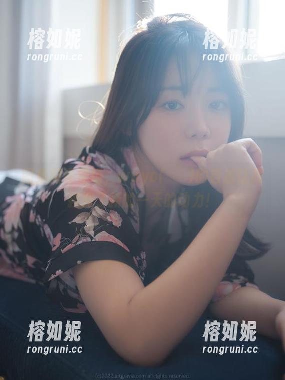 图集闪亮登场，wuyo(우요)的自拍让我找到了新的一天的动力！