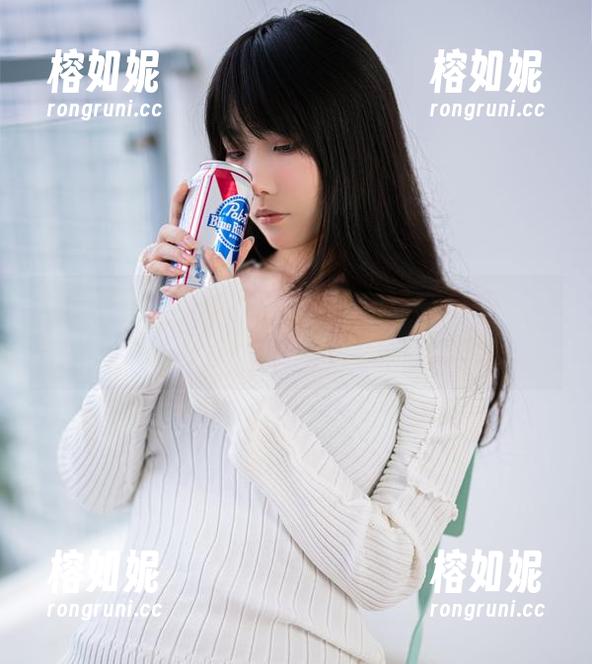 探险！一智智最新图集，一起看看网袜的无穷魅力！