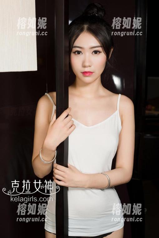 克拉女神 - 揭开芝月的护士私拍图包，暗藏的紧张与期待