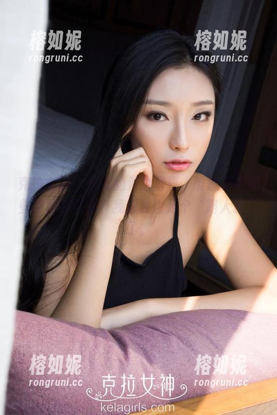 克拉女神 - 颖儿的海边写真，谁能拒绝这些图片的诱惑？我想我也是个‘路人粉’了。