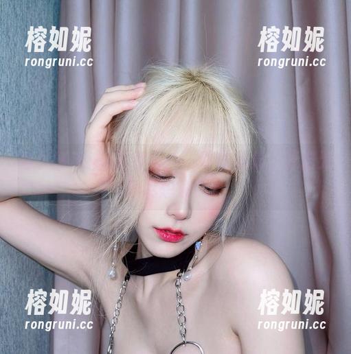 啾小妍Deer连体衣：一件作品集，开启无尽想象！
