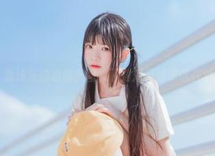 喵糖映画 - 蠢沫沫的瑜伽美图，下载后不妨试试在沙发上练练？
