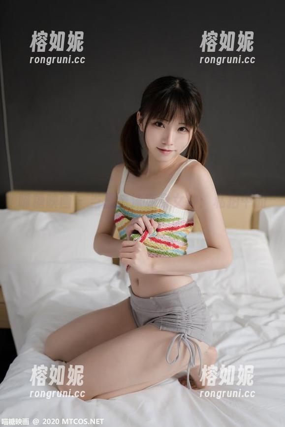 喵糖映画 - 当蠢沫沫变身女神：私拍中的小尴尬！