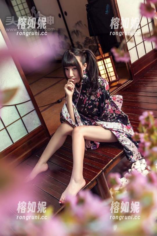 头条女神 - 无圣光下，杨漫妮baby的高跟鞋纪录片：你绝对想不到的画面