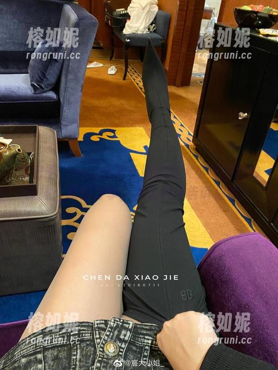 微密圈 - 一次性护士服和宸大小姐的绝妙碰撞：原图分享，别说我没告诉你哦！