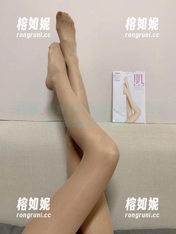 微密圈 - 私房里的小仙女ELaine：皮衣带来的温暖和几分叛逆