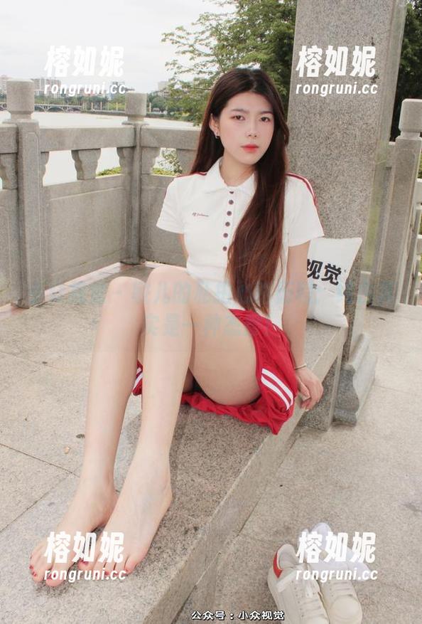 小众视觉 - 敏儿的私拍心路历程：纯白其实是一种态度！