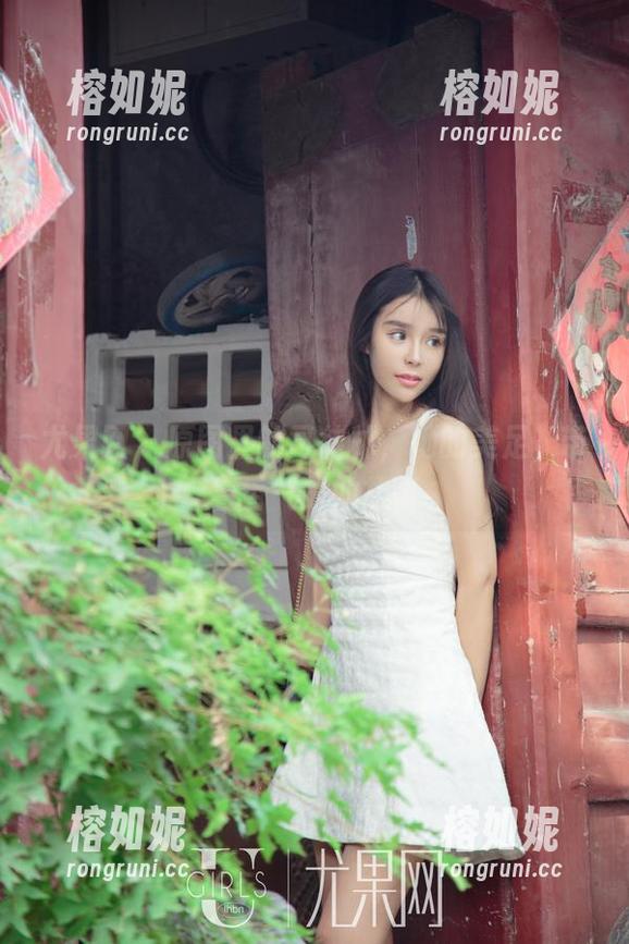 尤果网 - 原图里的司徒林，她的美足，带着香气般的故事