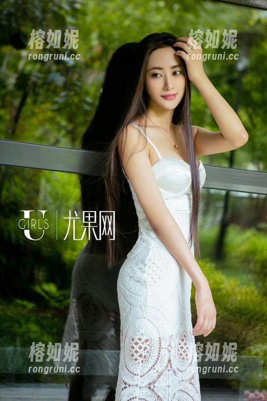 尤果网 - 小琪的“秘书风范”：打扮美图合集，职场也能闪耀