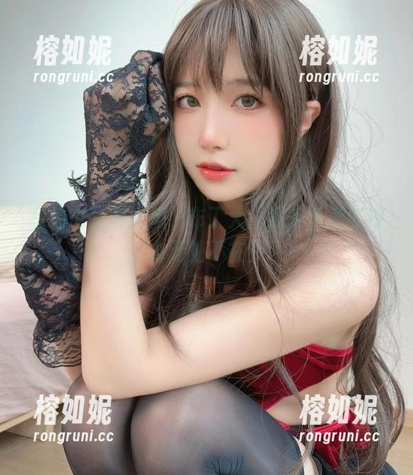 私拍也能如此撩，布丁大法黑茶千层的魔力无处不在！