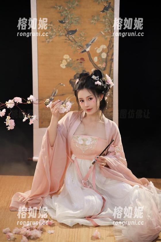 桃暖酱与她的西域皇后：这些美图仿佛让我置身于另一个世界。