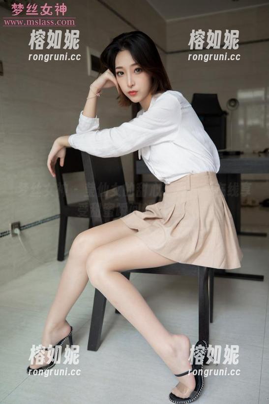 梦丝女神 - 莹仙女的甜心写真——在线享受甜蜜瞬间的魔法！