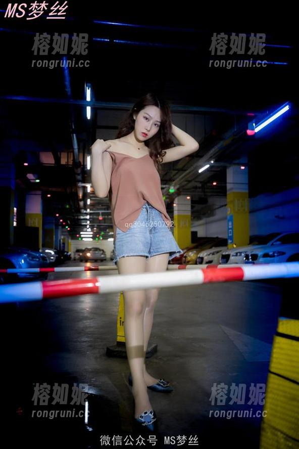 梦丝女神 - 当香萱遇上夏天，这图集简直像海滩的热浪资源！