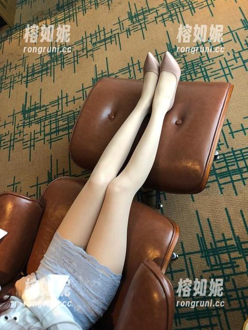 微密圈 - 只需轻松点击，下载“梦里一只喵秘书”到你的网盘，心动不如行动！