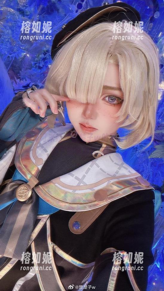 明日方舟阿米娅，楚楚子w的写真作品，光影下的奇妙碰撞！