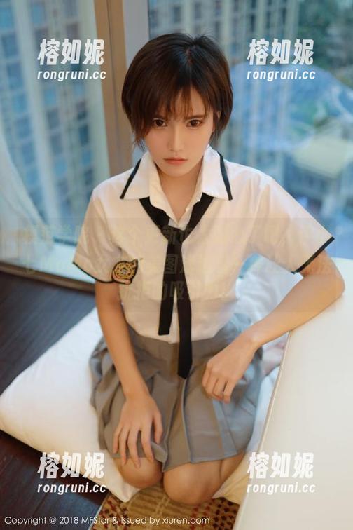 模范学院 - 这个更新也太耐心了吧，伊小七MoMo女友的美图渗透着一种让人无法抗拒的吸引力！
