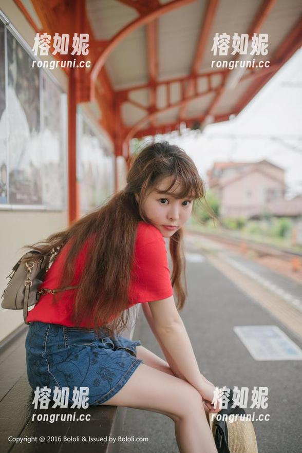 波萝社 - 追逐波浪的诱惑—张优ayoyo泳装写真，心动瞬间！