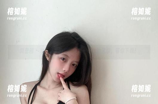 微密圈 - 火龙果羊的空姐全集——她的翅膀，等你下载！