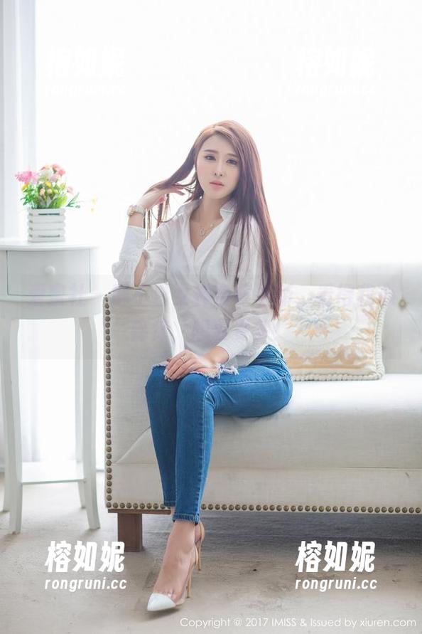 爱蜜社 - 酥小白女神合集更新，看得我心痒痒，想要更多！