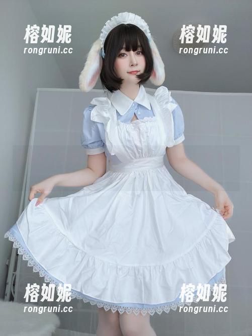 白银81与海边浪花的约会：写真合集大公开！