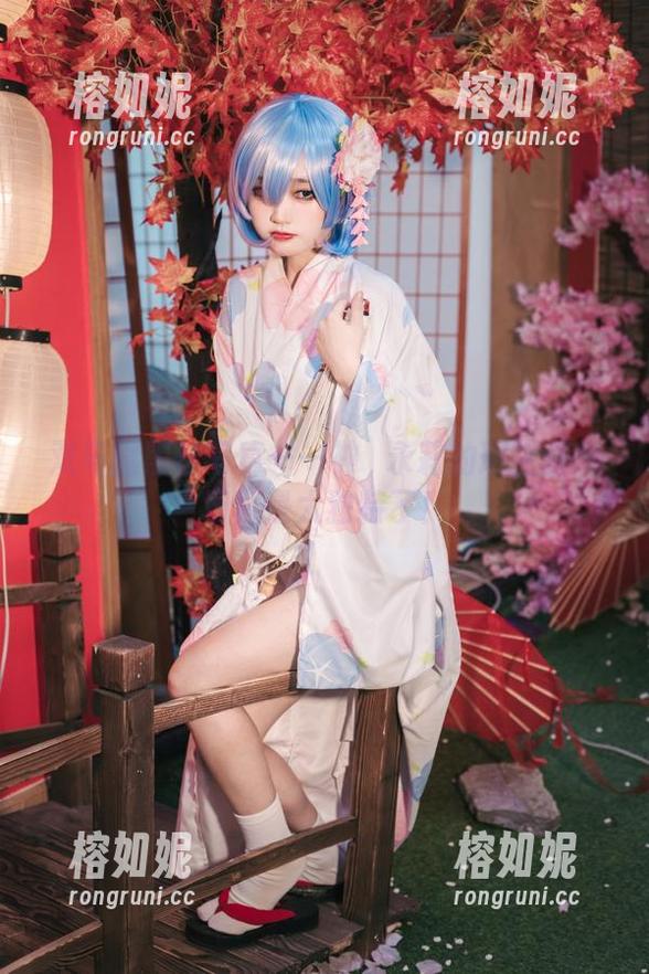 双马尾黑丝写真——神沢永莉的班主任气场真是太独特了！