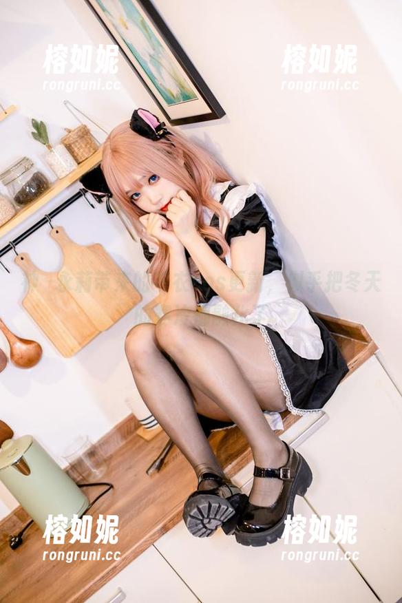 神沢永莉带来的毛衣cos更新，似乎把冬天的寒冷都融化了