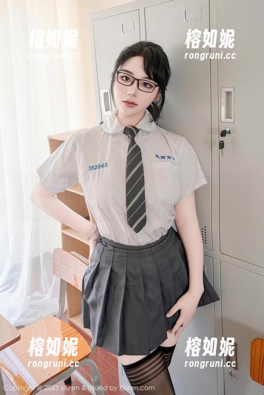 秀人网 - Jennifer小若的最新短裤作品集——我真想为这条裤子投票！