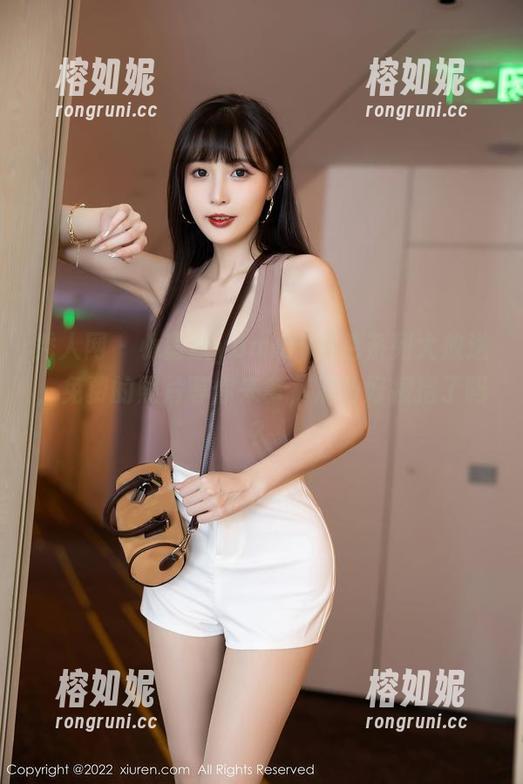 秀人网 - 小蛮妖yummy黑色系列大放送，免费的照片等你来拿，准备好接招了吗？