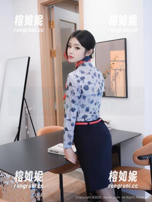 秀人网 - 茜茜Kimi长腿：高清壁纸，让你每天都想重新启动生活