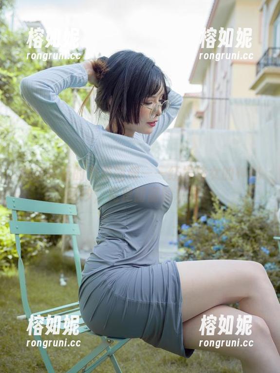 秋和柯基的免费图册——红发修女的神秘面纱，竟是甜甜的糖果！